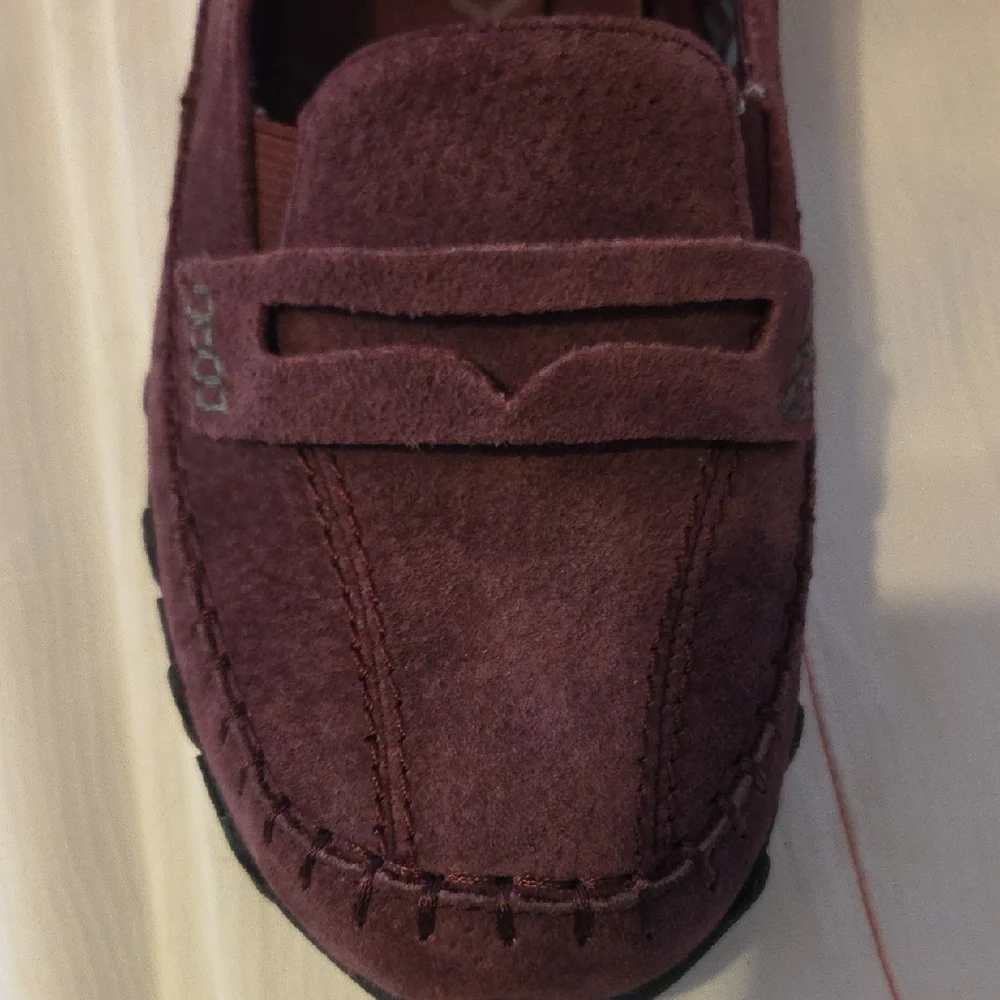 Skechers Women's Deep Burgundy Loafers, Sz 8 W. - Picture 4 of 6